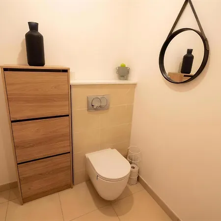 Climatise Avec Terrasse ,2 Min De La Gare, Montparnasse A 10 Min * Vanves