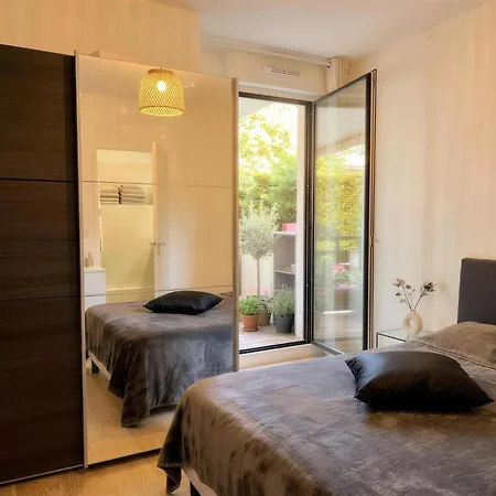 Climatise Avec Terrasse ,2 Min De La Gare, Montparnasse A 10 Min Apartament *